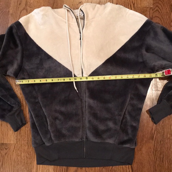 EXPRESS Soft Jacket/Hoodie - Picture 4 of 8